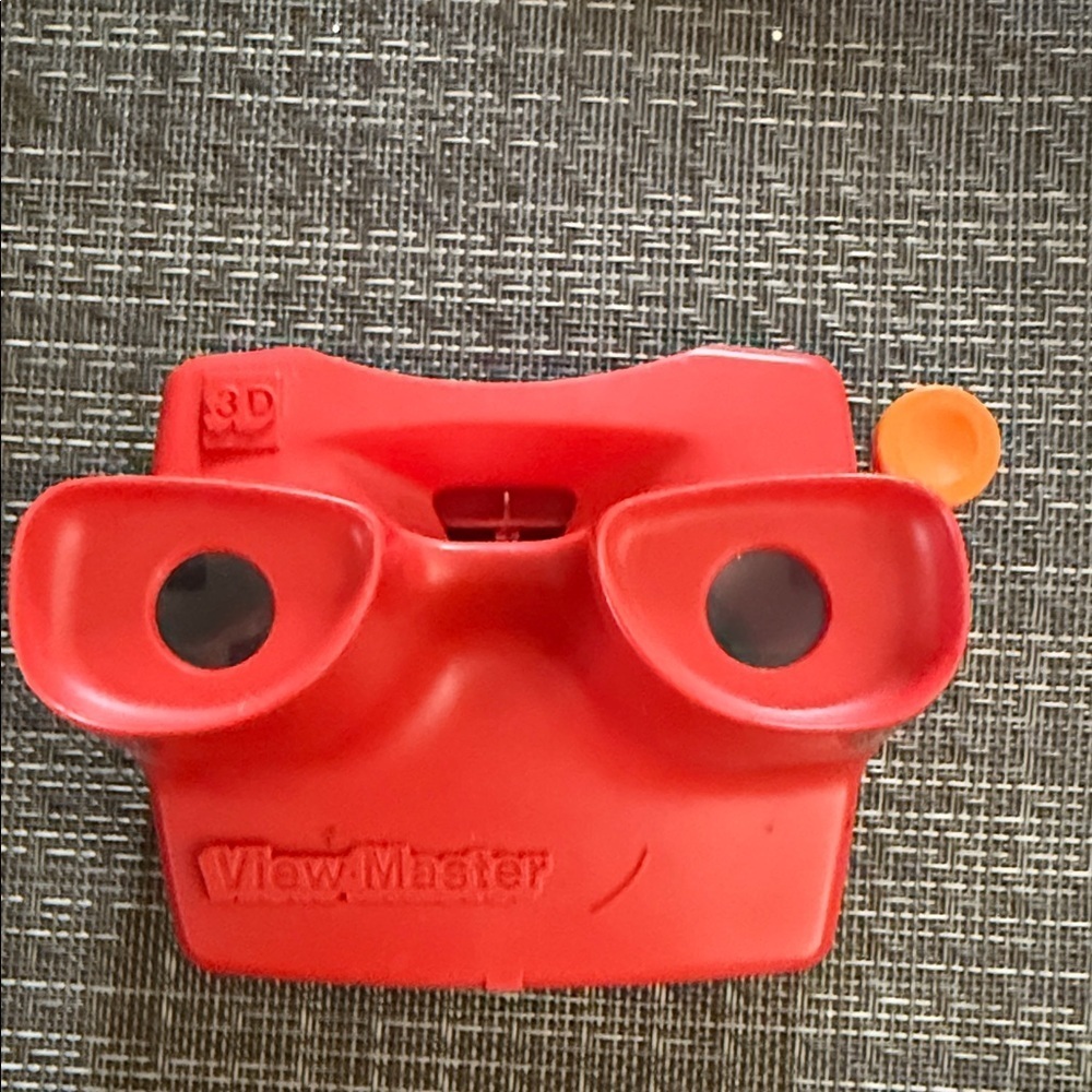 Vintage Red View-Master 3D Viewer - Picture 2 of 7